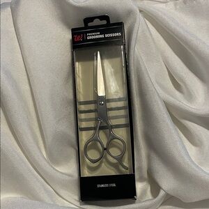 Premium Grooming Scissors - Silver for your Beard, sideburns or unruly hair. 😀